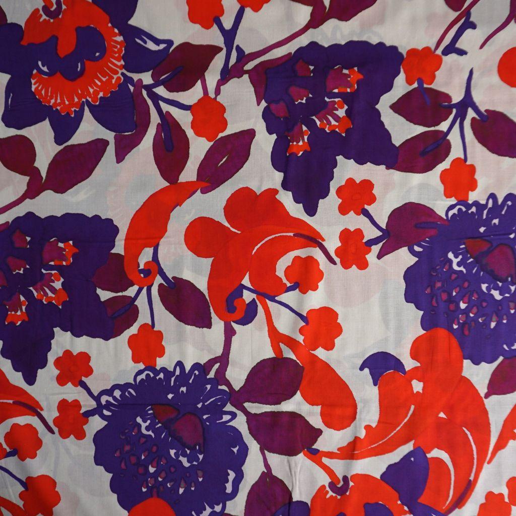 Leichte Baumwolle große Blüten rot violett